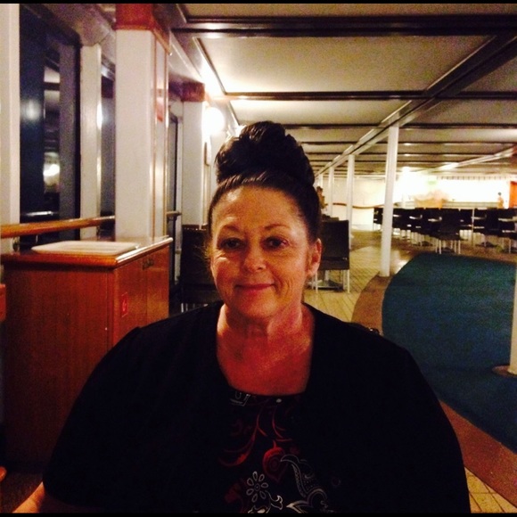 Meet your Posher, Janet - Picture 1 of 1